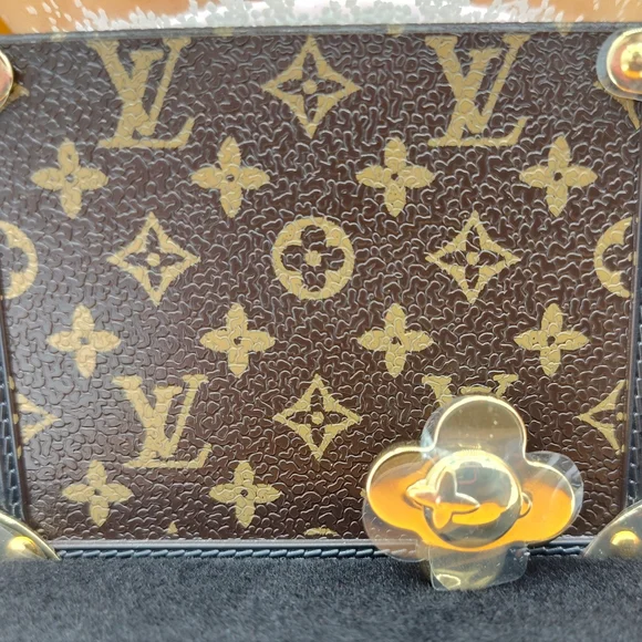 Louis Vuitton Vivienne Snow Globe Trunk Monogram Music Box NIB AUTHENTIC - Picture 7 of 9